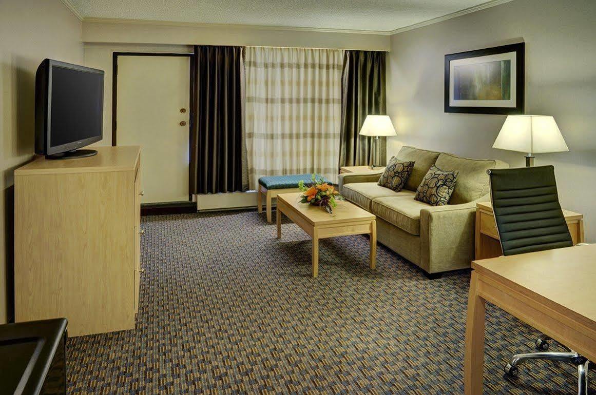 Best Western Cedar Park Inn Edmonton Exterior photo